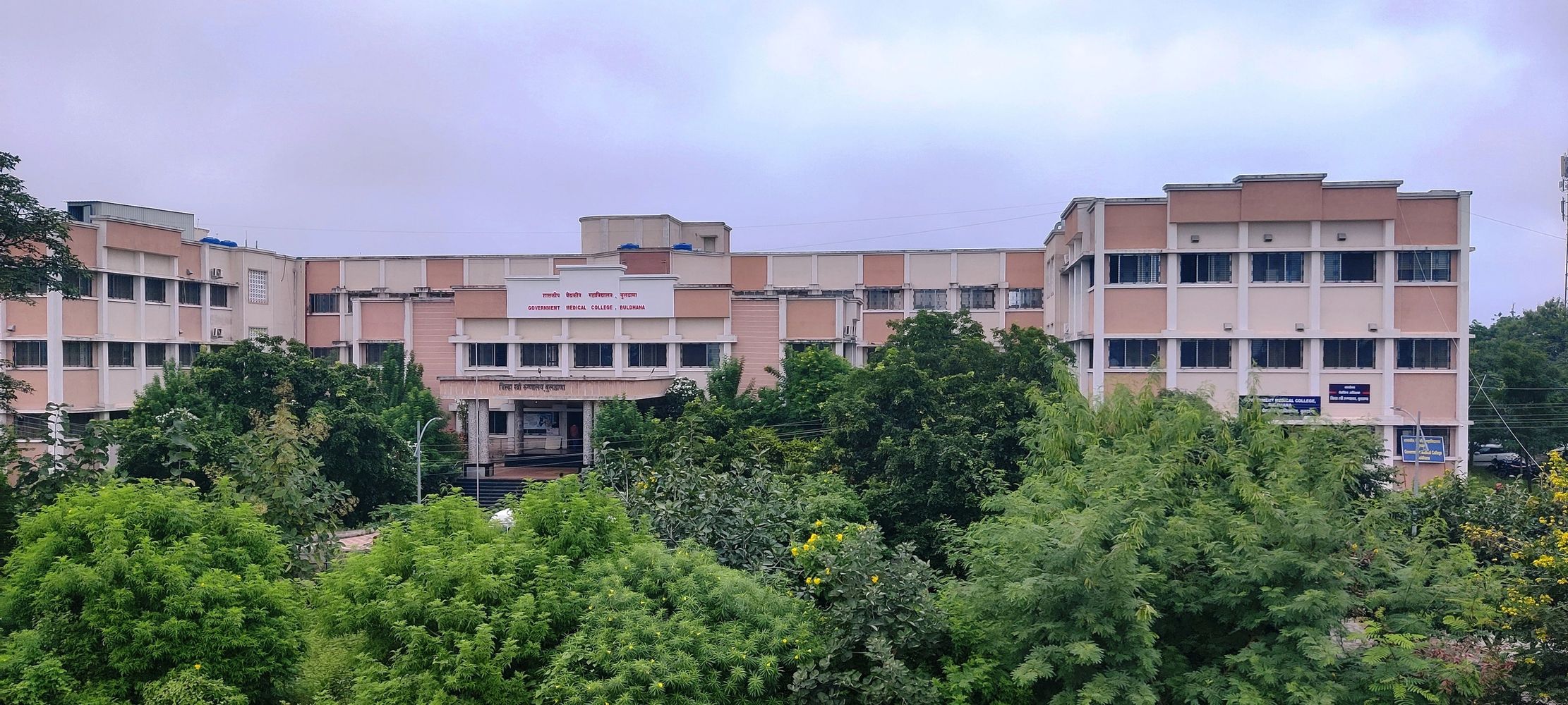 Admin block & Library on Ground floor right side.1st year Dept s on top floor. lift & ramp available