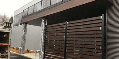 pliage aluminium et acier imitation bois. Mur d'intimité, commercial