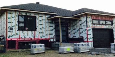 installation de styrofoam. isolation par l'extérieur, maison, rénovation, Façade de maison