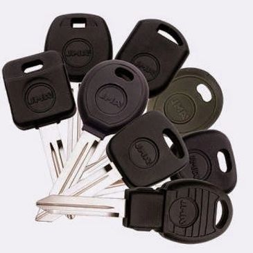 Our locksmiths in Philadelphia can cut and program you new car keys and remotes. Car keys made.
