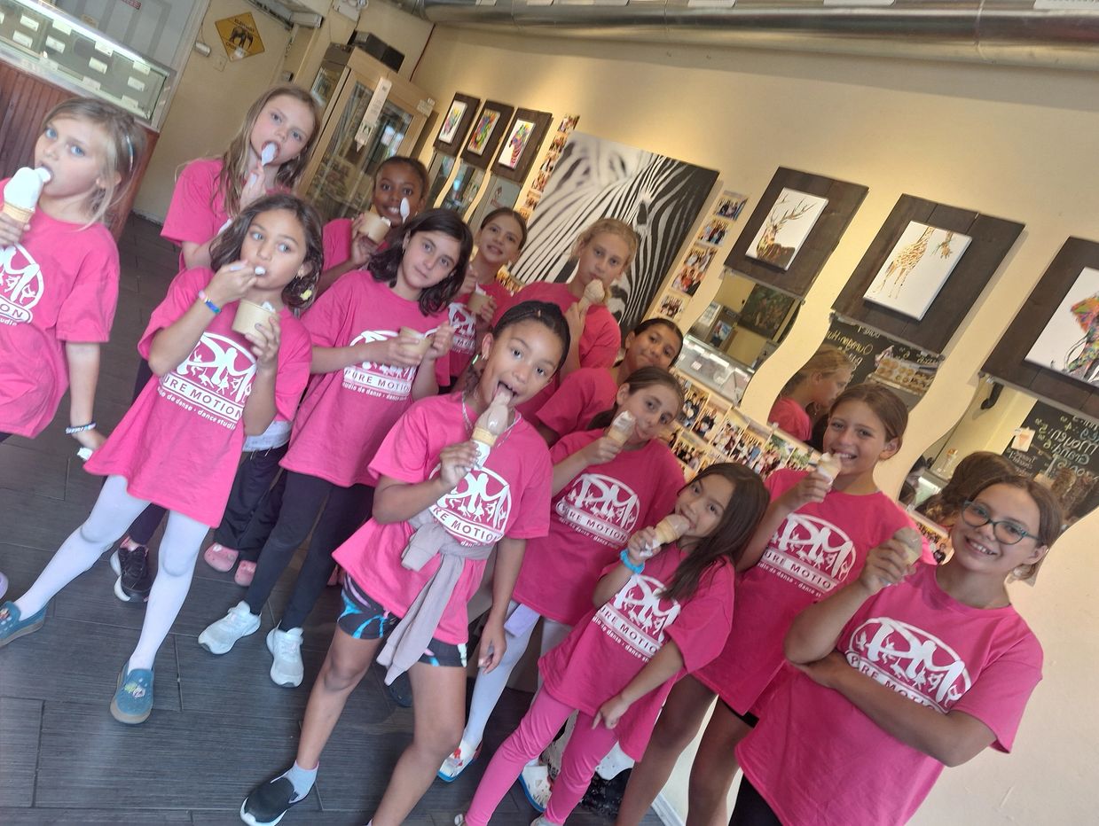 Dance camp, ice cream, pink shirts, camp outing, camp de danse, Dorval