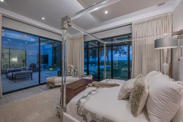 A view inside a bedroom along with a beautiful white interior