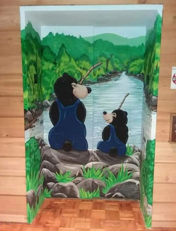 Fishing bears mural in Gatlinburg