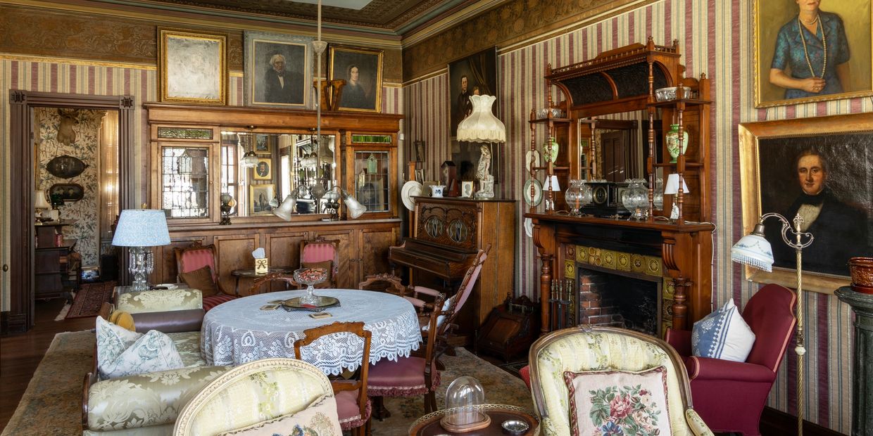 The JD Hyde Historic Inn - The Drawing Room