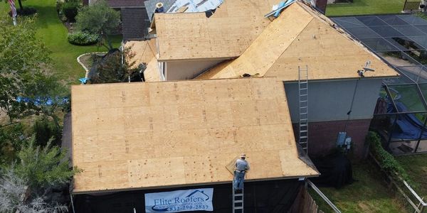 Production Home Roofing
Track Home Roofing
Custom Builder Roofing
Roof Installation Conroe TX