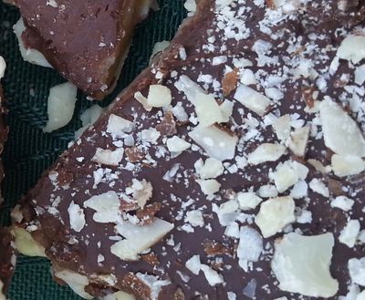 Delicious Sweet-A-Licious Almond Toffee