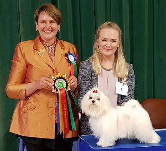 Heidi Rolfes from South Africa Judge with chloe and flash