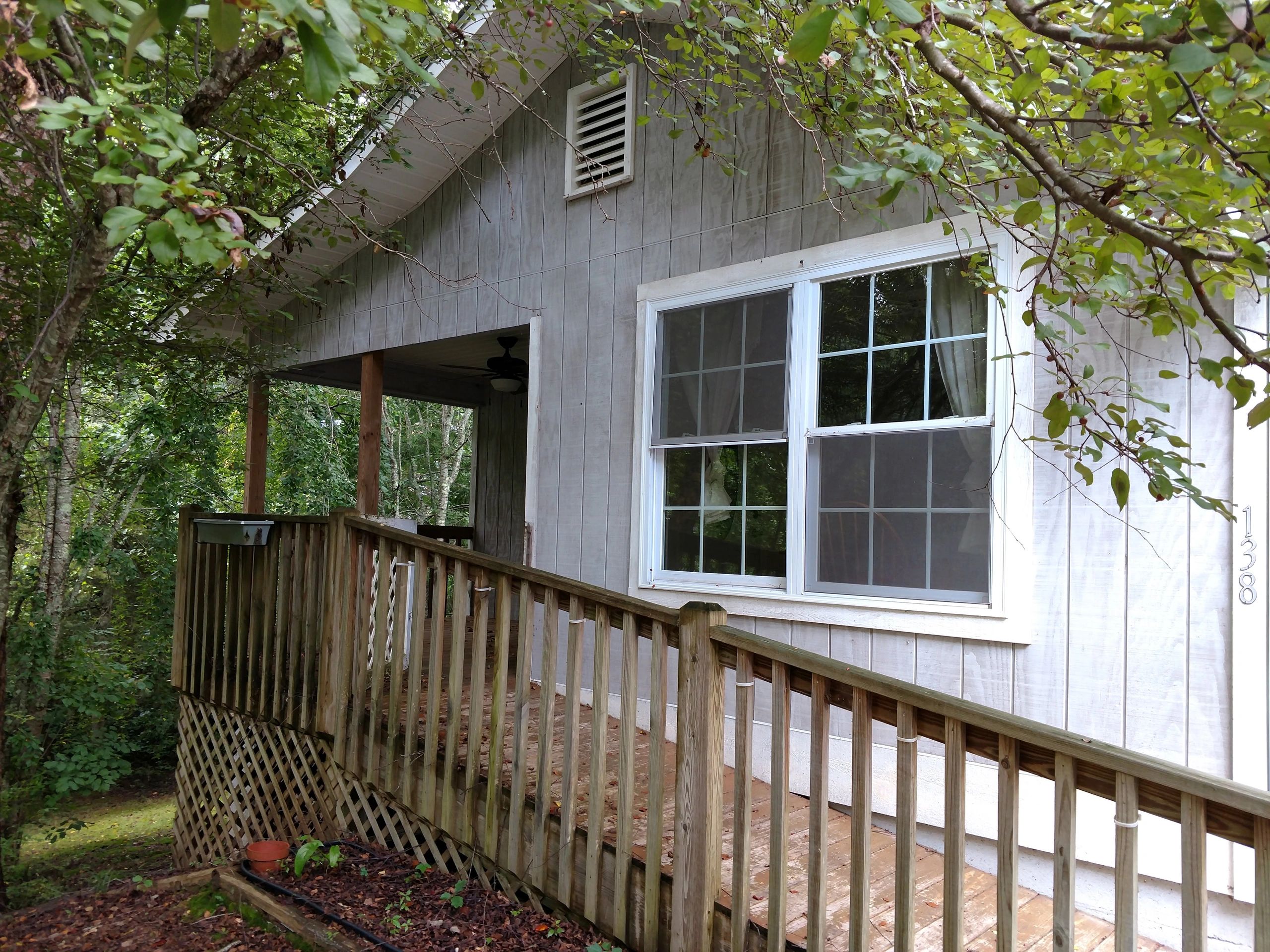 Details The Clayton Cottage