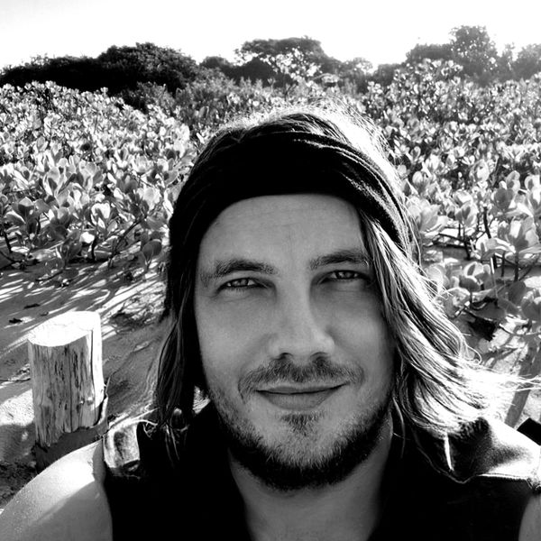 LYNEL COETZER SOUTH AFRICAN AUTHOR OF SOUL BREAK, HUSH AND JACK & JULIE. MYSTERY NOVELS