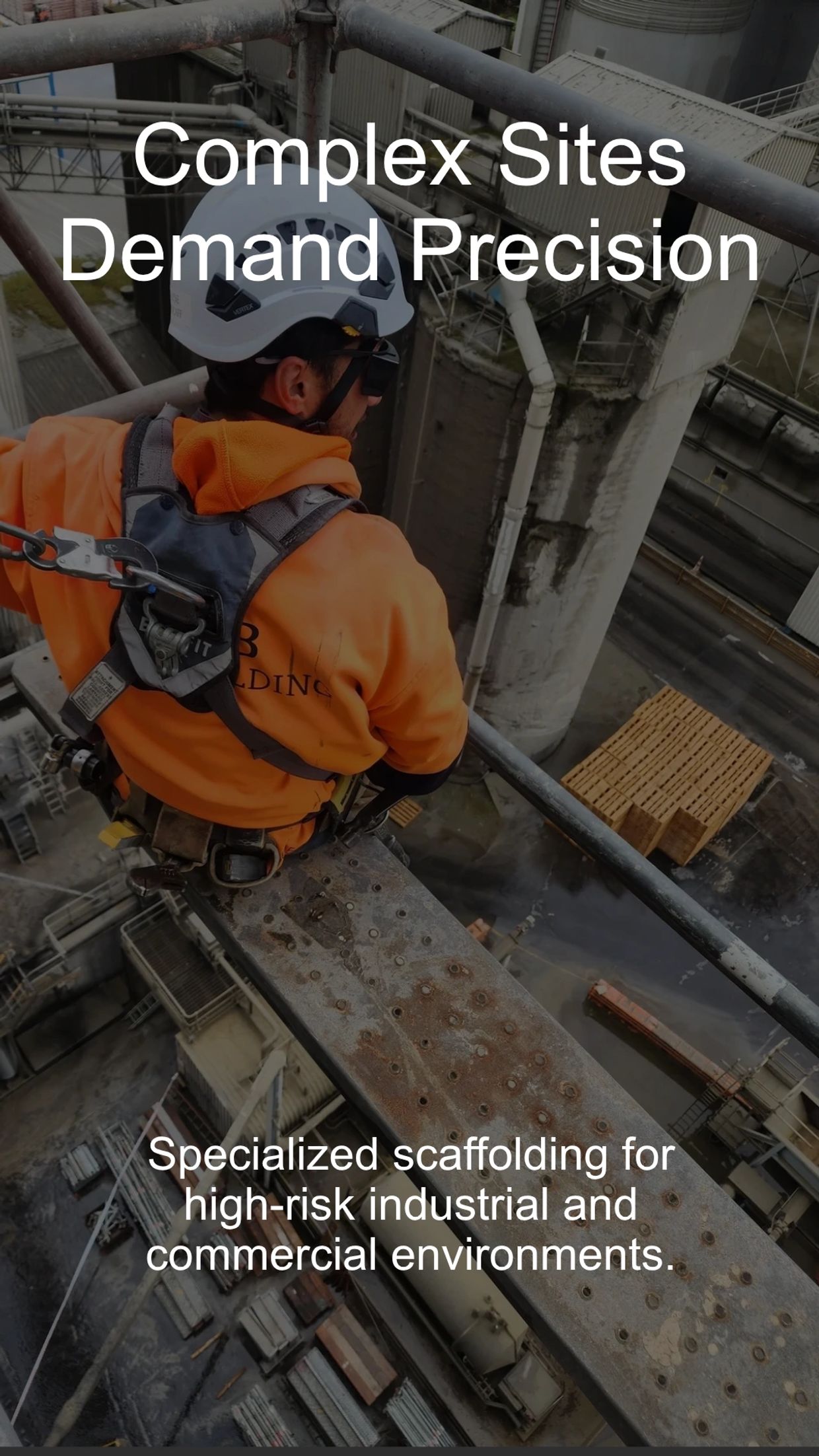 Building hanging scaffolding on industrial sites in Whangarei
