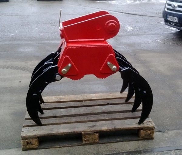 Photograph of a quick fit grab on a pallet.