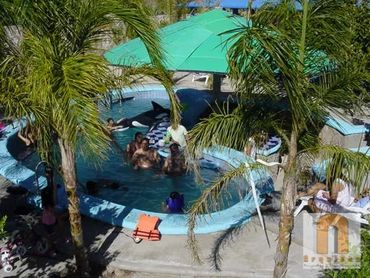 Alberca los Coronado Mexquitic SLP, Construcción en forma de Riñón.