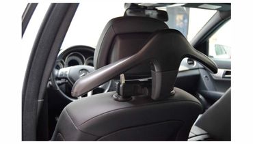 percha en soporte de pantalla cabezal