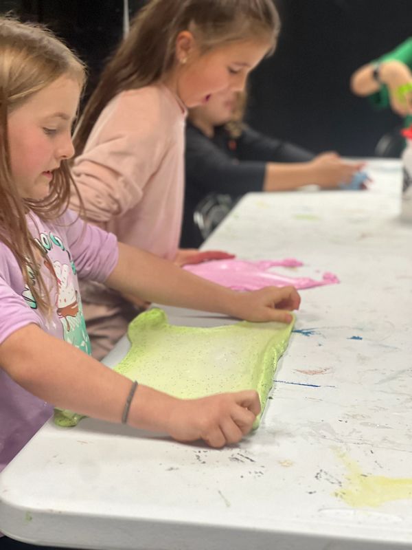 All Children's Art Center - Kids focus on art class activities..