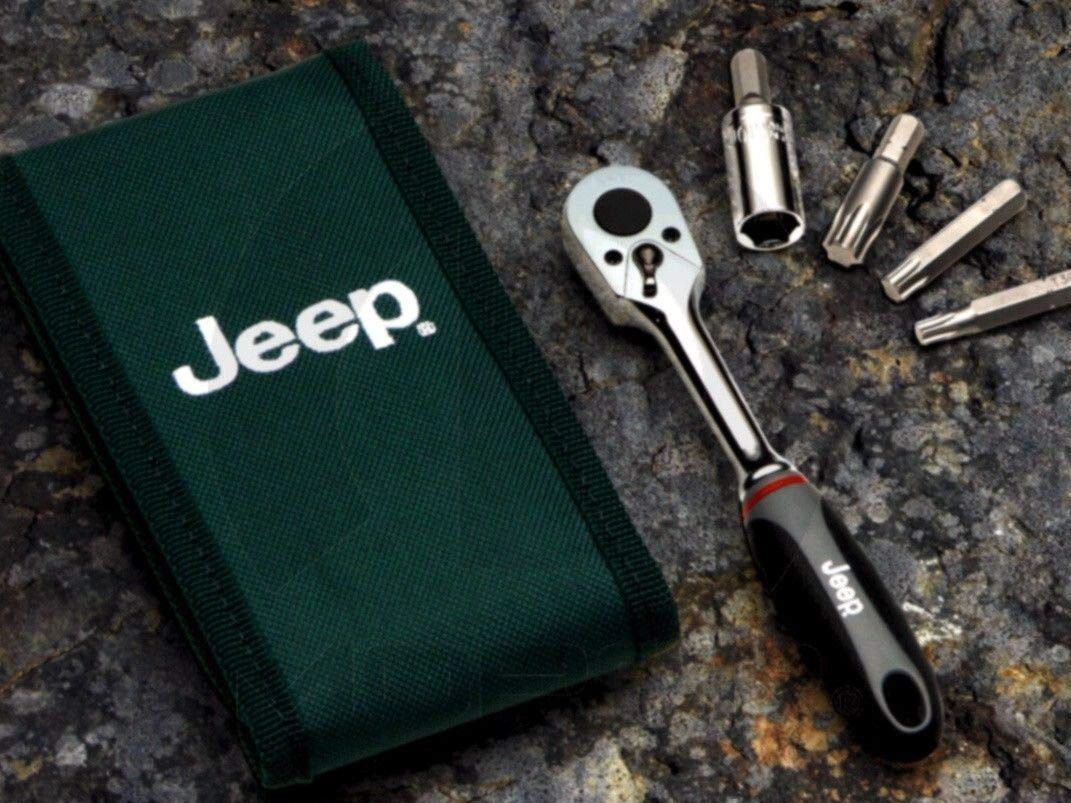 Jeep tool used for removing and installing Jeep Wrangler and Jeep Gladiator doors, tops, and panels.