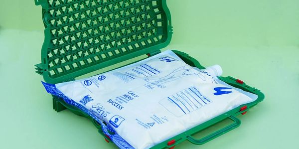 Case protects Colostrum Bag for easy storage, pasteurization, thaw and feeding of colostrum