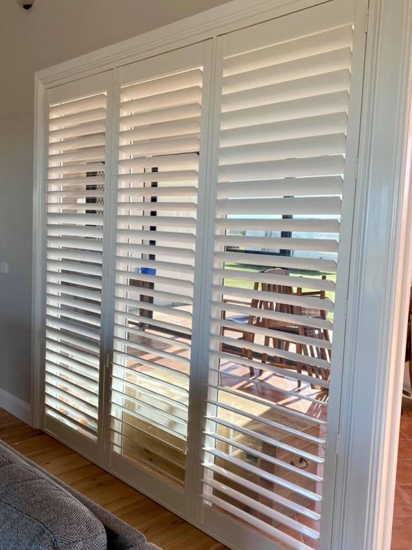 Tall shutter 3 panels
