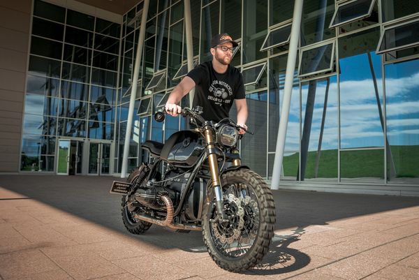 BMW R100 "Midnight Diamond" being pushed for photoshoot