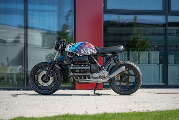 BMW K100 "art attack" bespoke build with paint in collaboration with Ian Cook from @popbangcolour