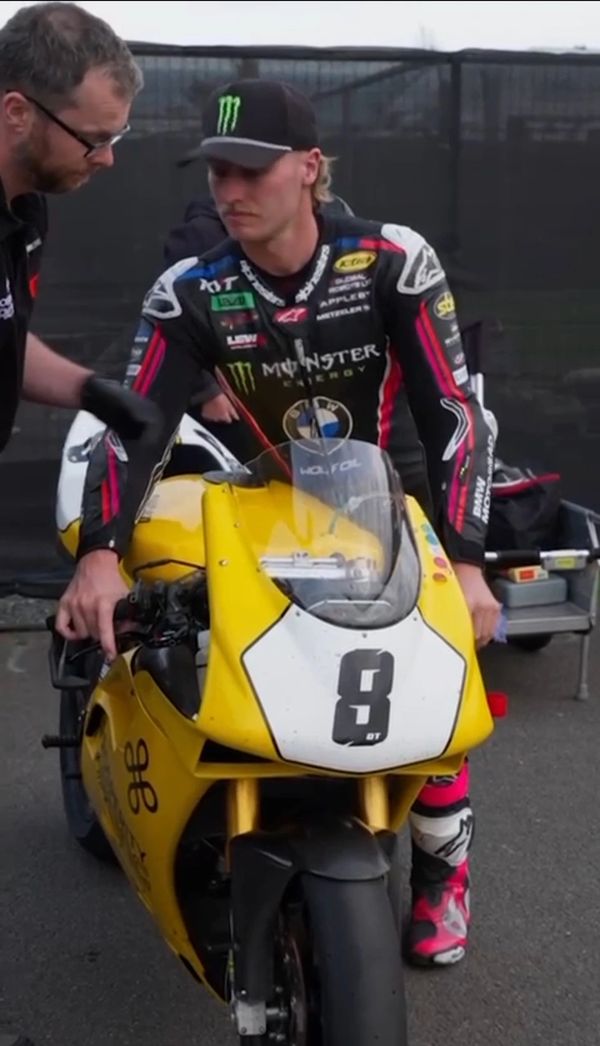 Davey Todd with Andy on Prosperity Racing's Ducati 916 - Parc FermeClassic TT 2025