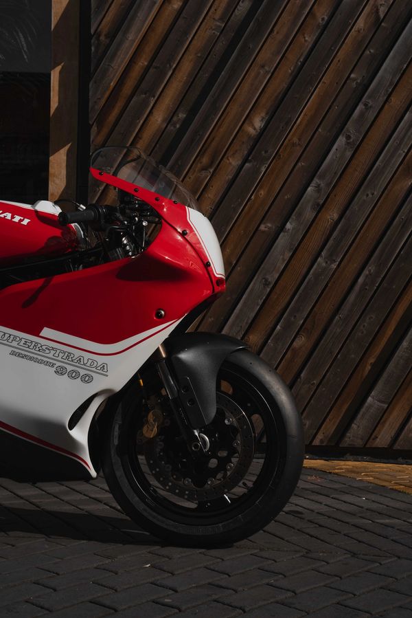 Ducati 900SS Supersport race replica