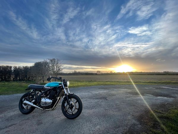 Honda CB500 based brat build