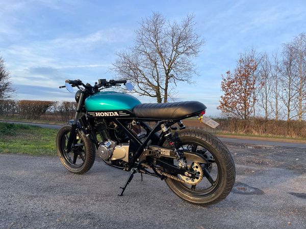 Honda CB500 based brat build