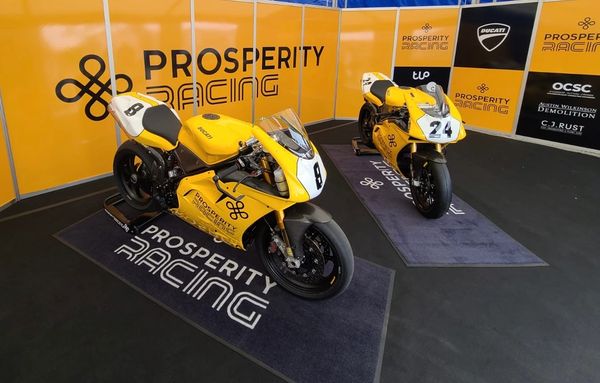 Prosperity Racing's Ducati 916 "Twins" at the Isle of Man Classic TT 2025, Sam West & Davey Todd