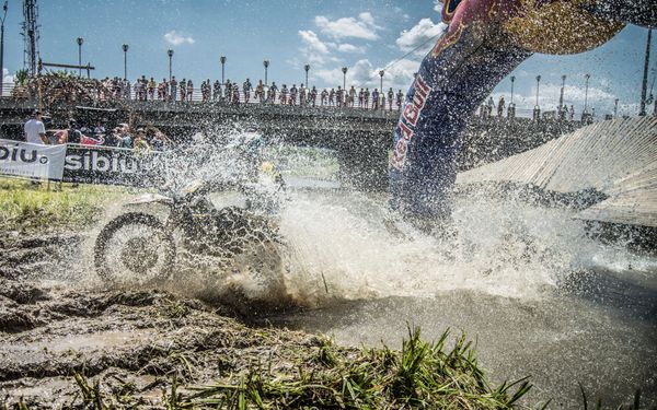 Big splash across the finish line at Redbull Romaniacs