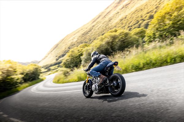 Yamaha XV920 café racer build - Alpha- riding through Snowdonia national park