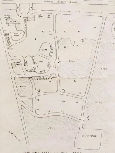 Hand-drawn site map of Gum Tree Lodge and Bush Camp with dam and camping areas.
