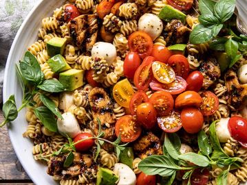 caprese chicken pasta salad tomatoes basil avocado mozzarella balls