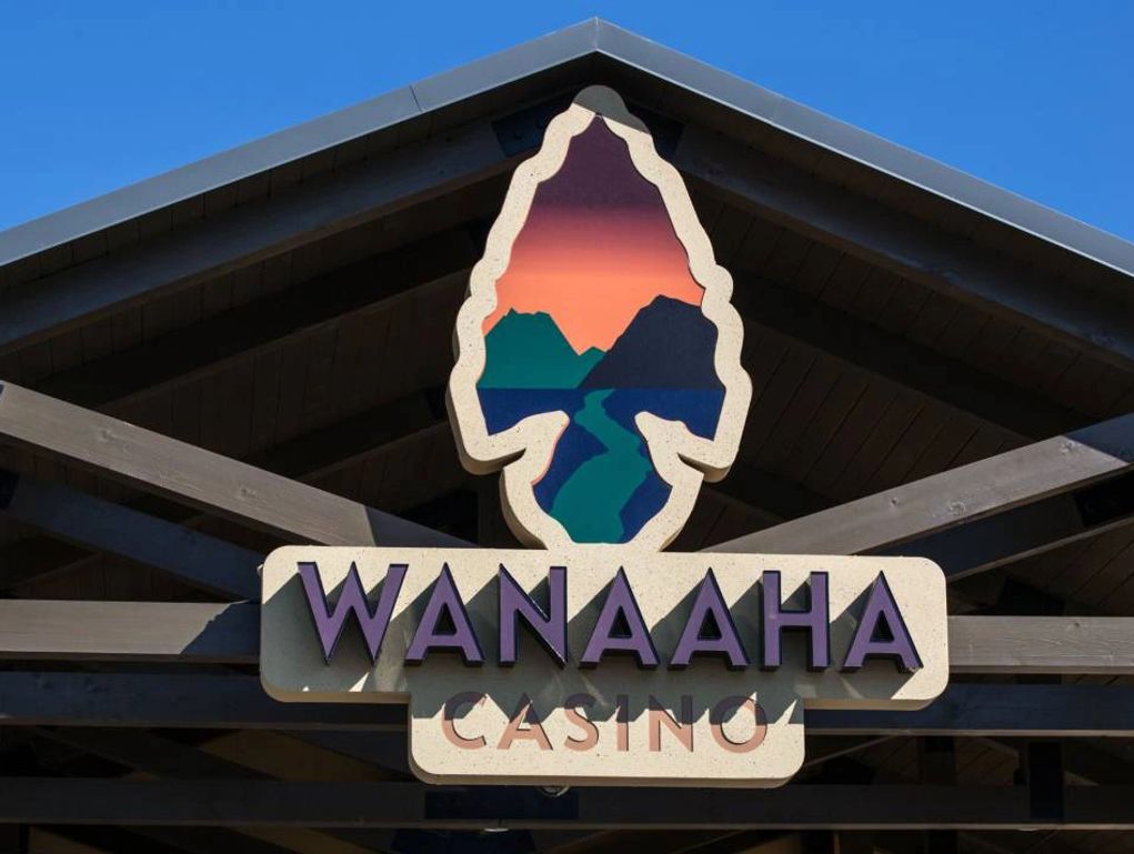 Wanaaha Casino sign with arrowhead design.