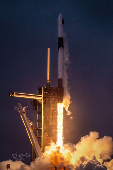 Axiom-3 Falcon 9 Clearing the Pad 1 (4388D500)