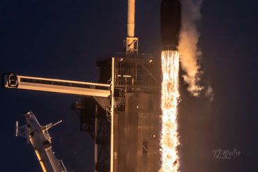 Axiom-3 Falcon 9 Clearing the Pad 2 (4394D500)