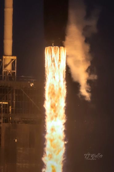 Axiom-3 Falcon 9 Clearing the Pad 3 (4396D500)