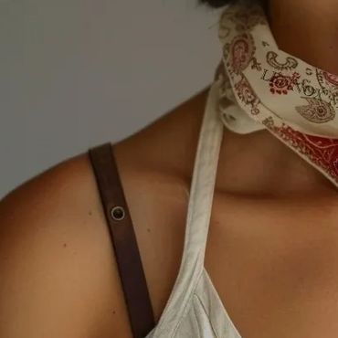 Petit square shape bandana in two different tone colors!