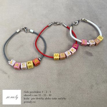 Náramky s písmenkami - koža.