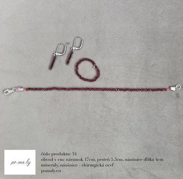 Set z jemných minerálov - náušnice z chirurgickej ocele.