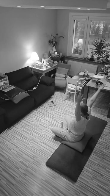 zo zákulisia online jogy