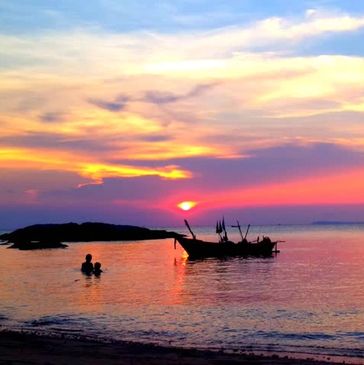 #EkNazariya #Shayari #Sher #Poem #Hindi Shayari @EkNazariya @Shayari www.EkNazariya.com
Shayari, poetry,gazal ,sher, poem,hindi shayari,Ghalib shayari, sad shayari,love shayari,urdu shayari,movie shayri,Best shayari,old shayari Famous shayari, bashir badr shayari शायरी शायरी