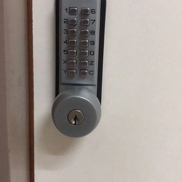 開鎖,開鎖佬,24小時開鎖,開鎖服務,專業開鎖,24小時開鎖服務,換鎖,換鎖服務,鎖,門鎖,夾萬開鎖,開夾萬,locksmith,開鎖價錢,密碼鎖,電子鎖,觀塘開鎖,將軍澳開鎖,九龍灣開鎖,牛頭角開鎖