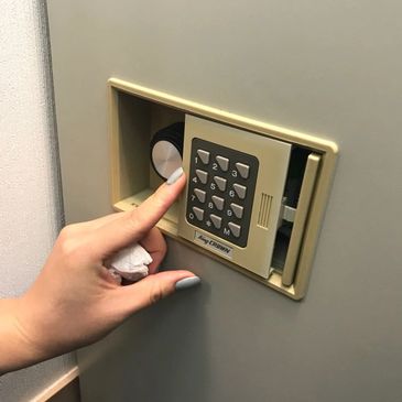 開鎖,開鎖佬,24小時開鎖,開鎖服務,專業開鎖,24小時開鎖服務,換鎖,換鎖服務,鎖,門鎖,夾萬開鎖,開夾萬,locksmith,開鎖價錢,密碼門鎖,電子鎖,觀塘開鎖,將軍澳開鎖,九龍灣開鎖,藍田開鎖