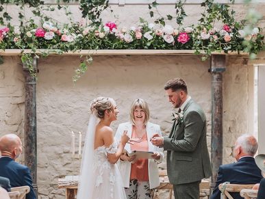 Rustic, romantic celebrant led ceremony. Photo by Claire Basiuk Photography 