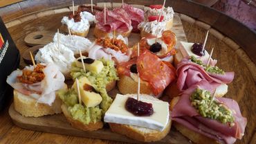 bite size snacks paired with wine tasting for birthday deluxe celebration mentioned above