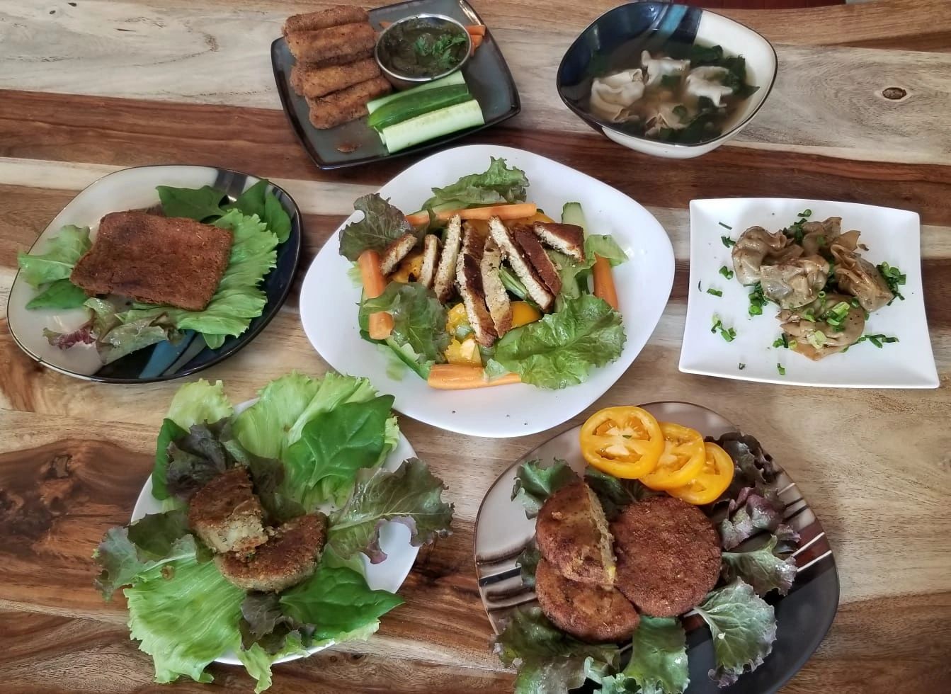 Assortiment de nos cinq cinq produits innovateurs et santé nouveaux sur le marché.