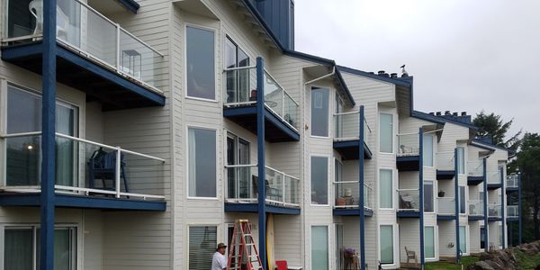 general painting contractor, painting condominiums located in lincoln city oregon 97367