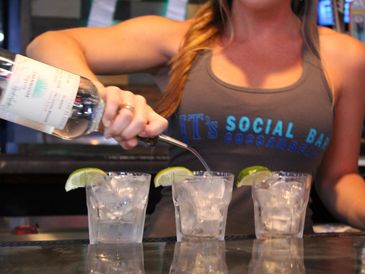 Erin pouring a Casamigos Cocktail. 