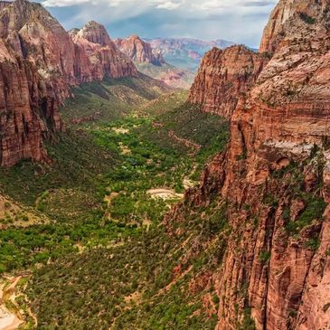 A breathtaking view of the Grand Canyon.