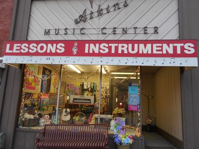 Music Center 
Lessons & Instruments